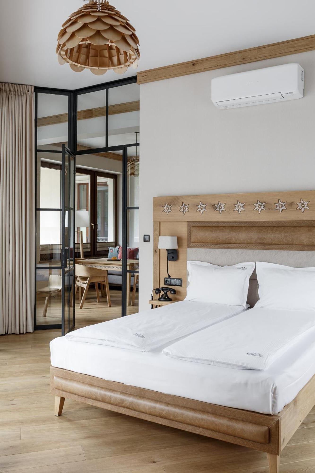 Aparthotel Cristina Zakopane Bagian luar foto