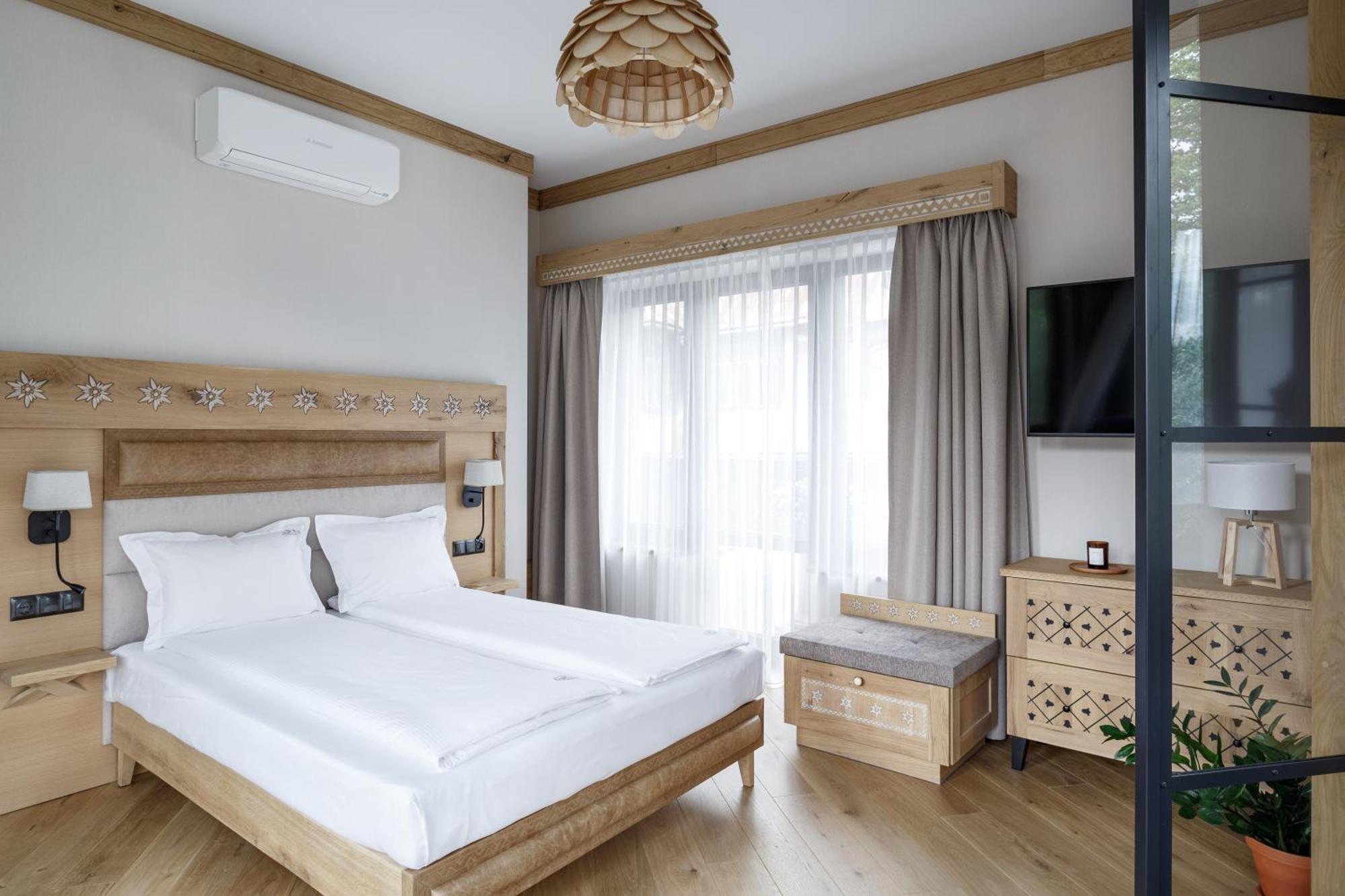 Aparthotel Cristina Zakopane Bagian luar foto